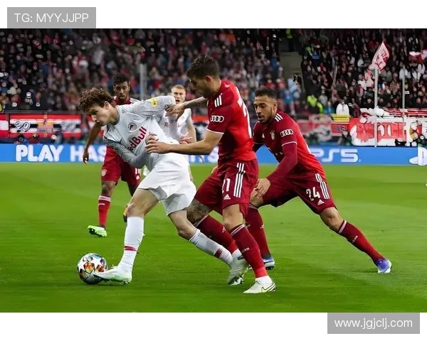 特温特战术深度解析显示,球队在本赛季持续提升的战略执行力与战术灵活性。