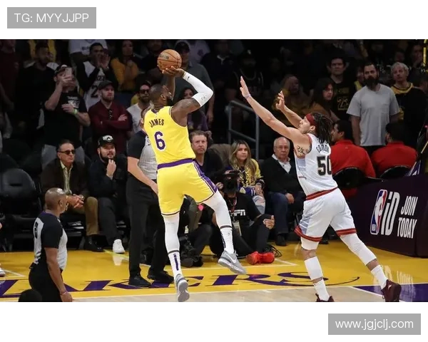 NBA持球突破规则解析：如何避免走步违例的实战技巧